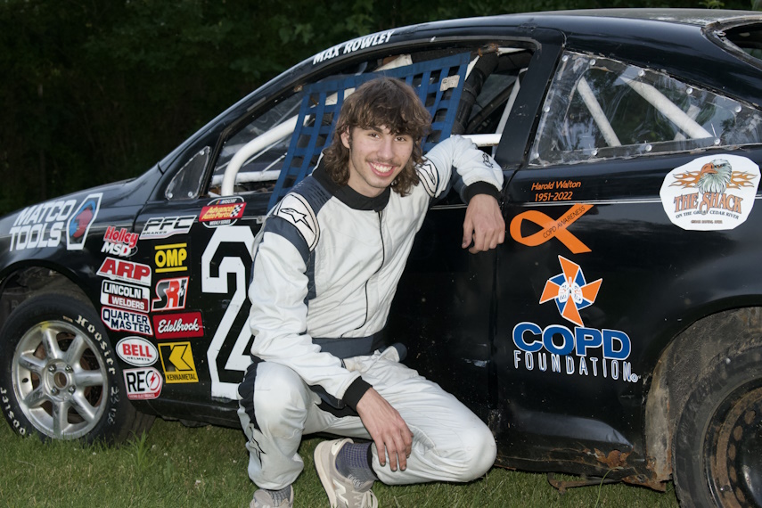 Maddox-w-car-and-logo